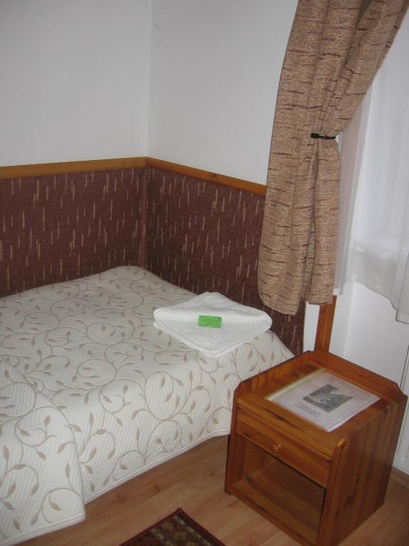 Mater Salvatoris House Hotell Gödöllő Rum bild